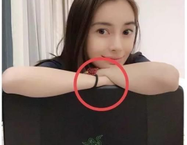 小姐姐和女演员合照图,小姐姐与女演员的甜蜜合照瞬间